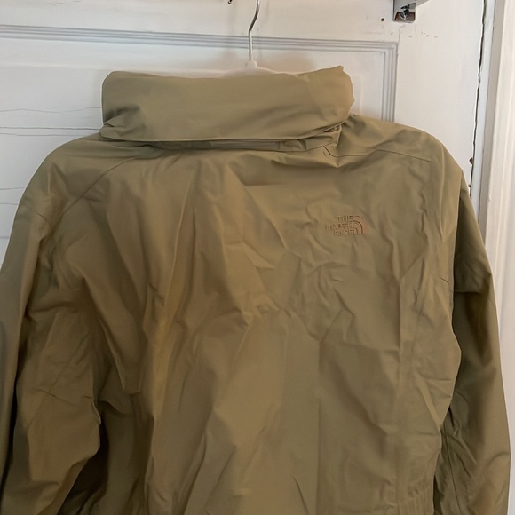 The Northface Rain Jacket Beige XL Khaki Women - Picture 5 of 7